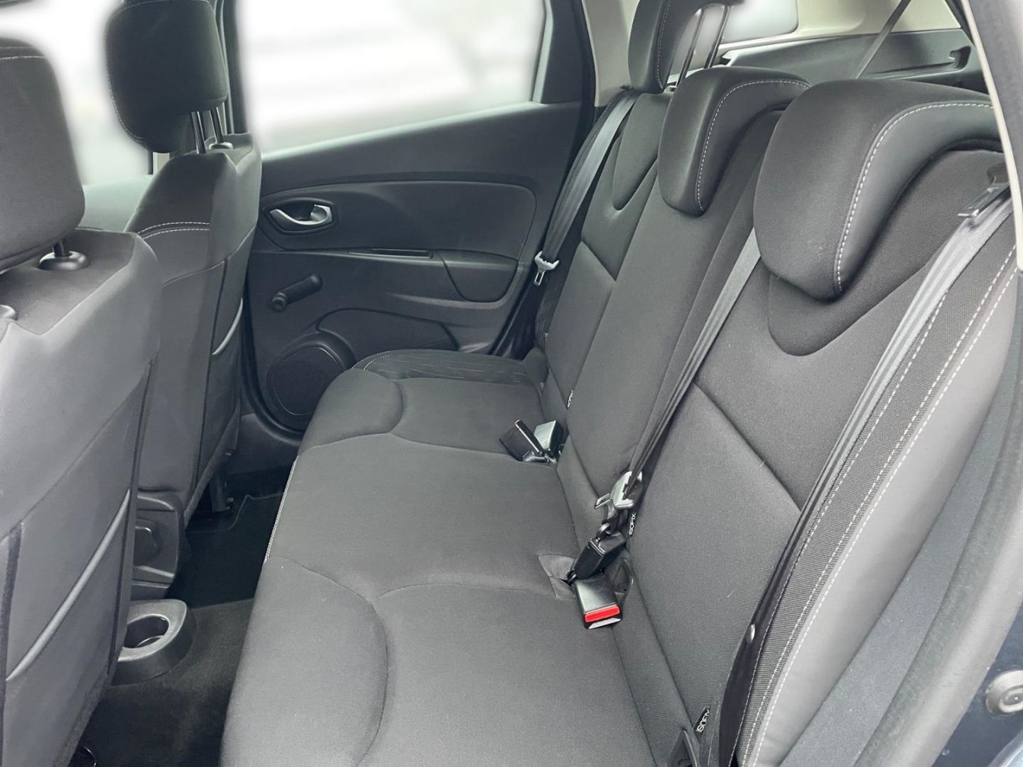 Fahrzeugabbildung Renault Clio IV Grandtour Limited Klima Tempomat DAB