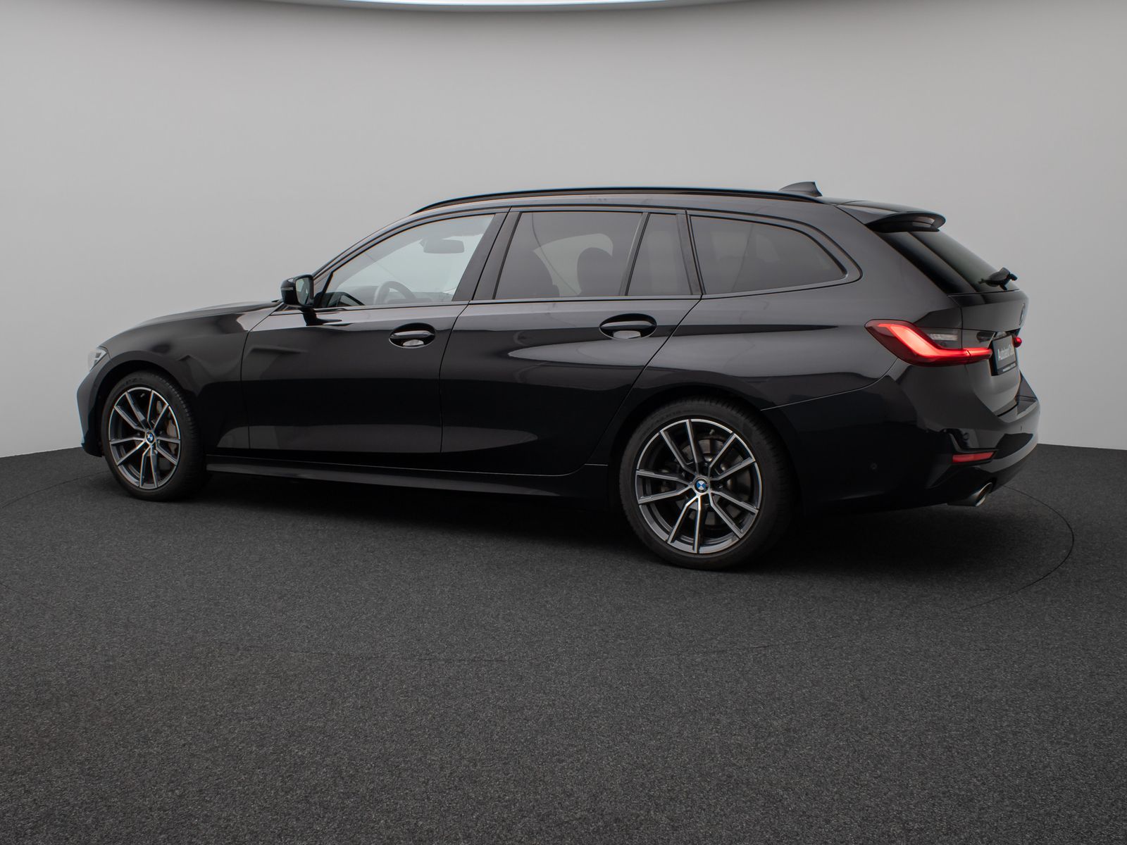 Fahrzeugabbildung BMW 330d xD SportLine Kamera CockPit+HUD Lordos LED