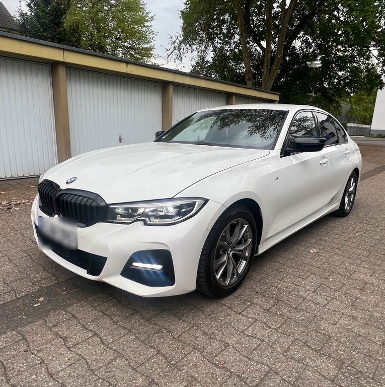 Image of BMW 320