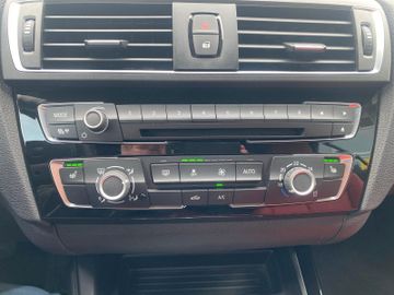 Bild 15 BMW 220 220i Cabrio M Sport*1HD*11.000KM*LEDER*SHZ*XENON