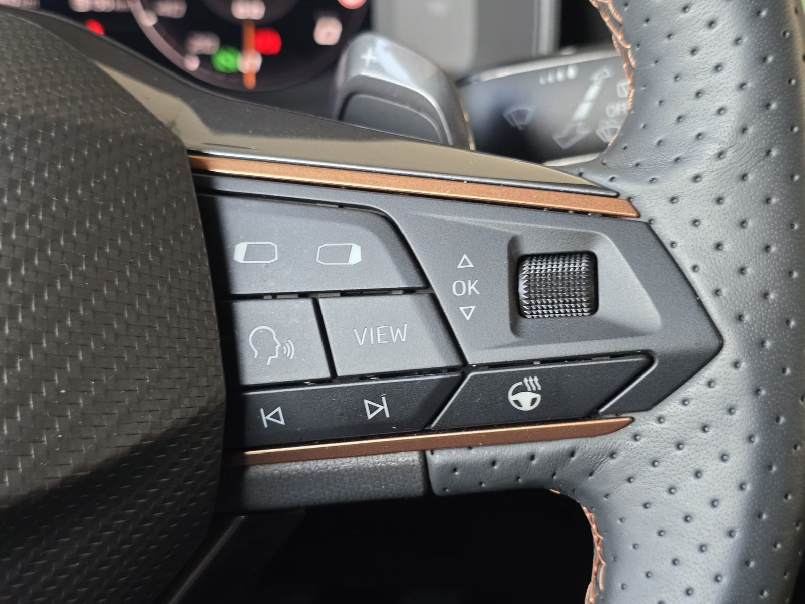 Fahrzeugabbildung CUPRA Leon 1.5 eTSI DSG MATRIX-LED*ACC*APP*KAMERA*18"