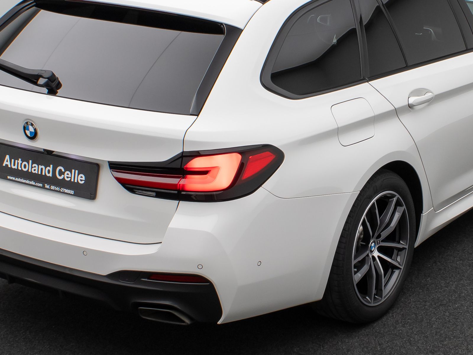 Fahrzeugabbildung BMW 530d M Sport Kamera HUD DAB H/K Komfort Alarm