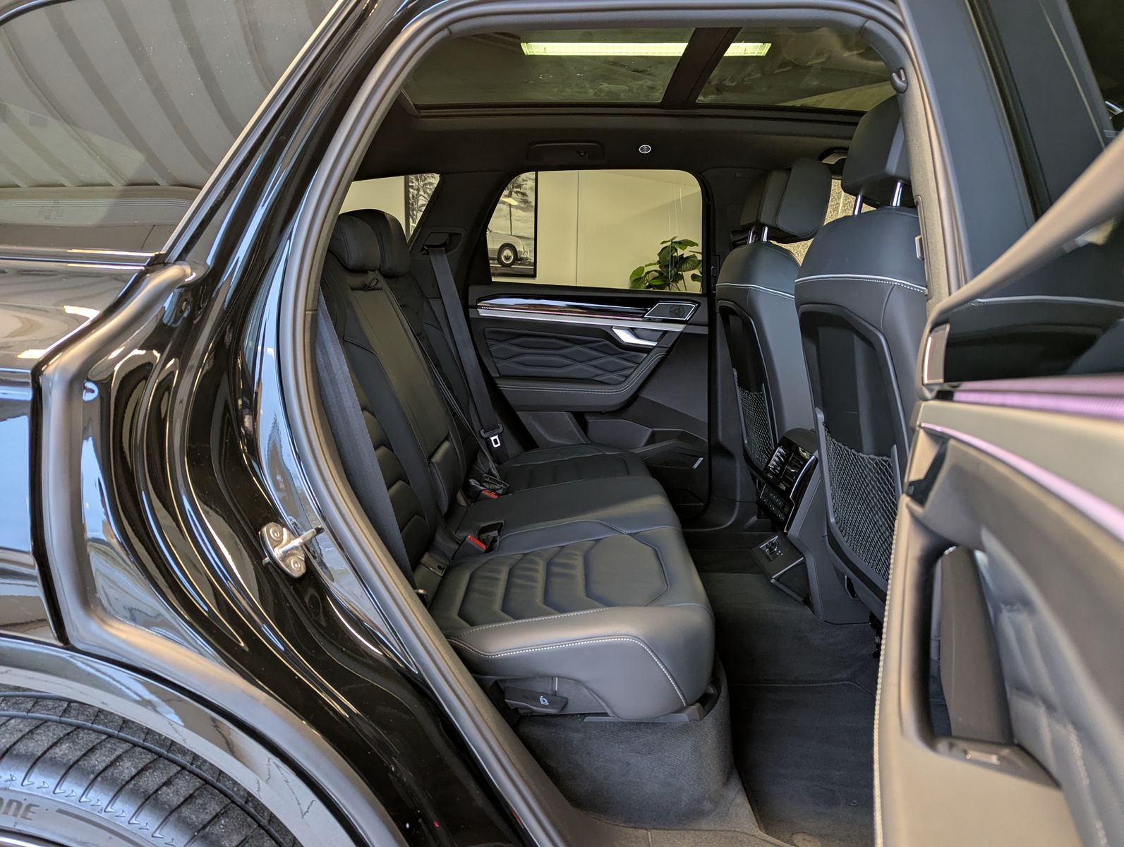 VW Touareg 3.0TDI 4M R-Line VOLL Black 22" UPE 114T - Image 16