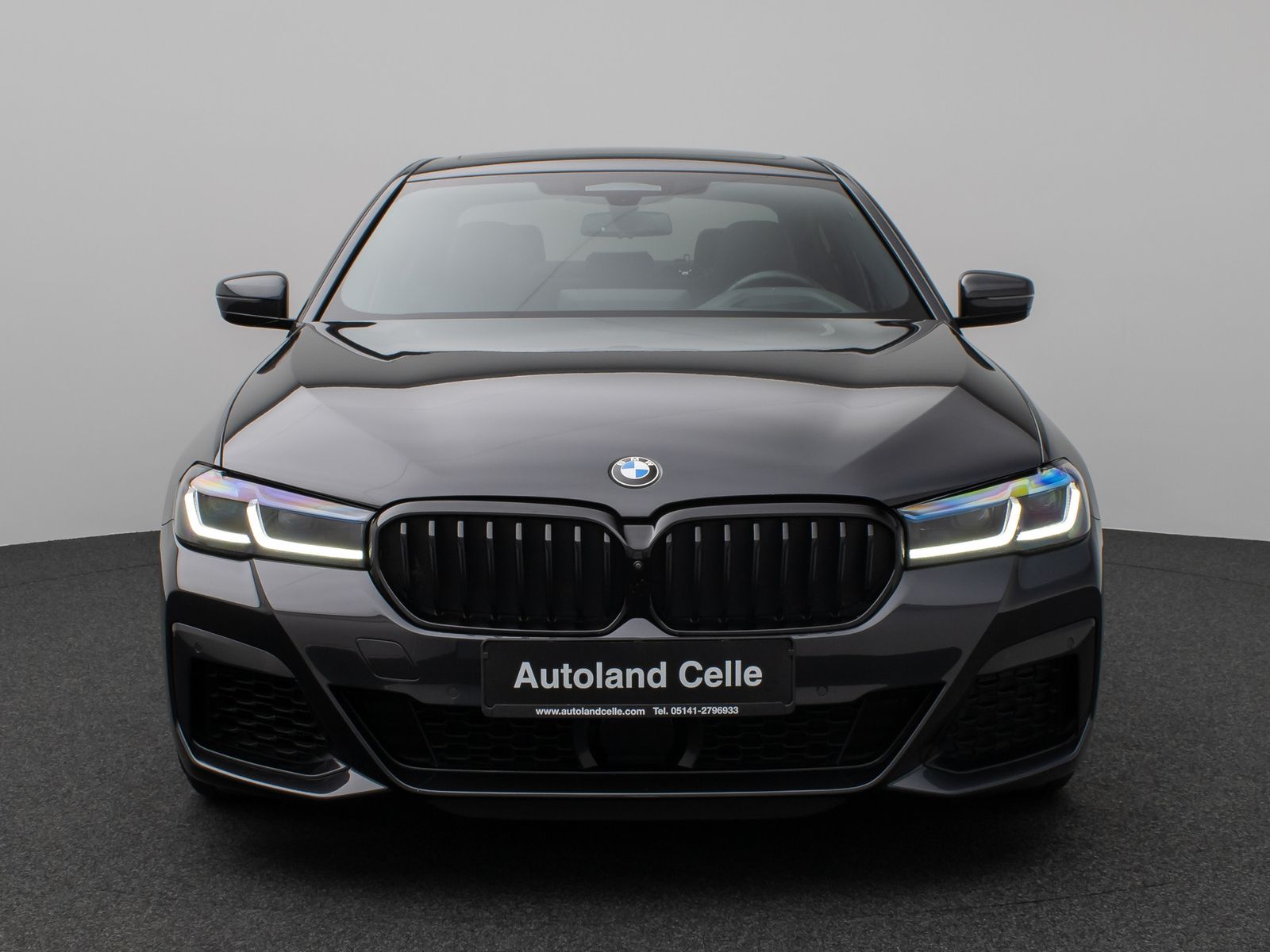 Fahrzeugabbildung BMW M550i xD Laser SoftClos 360°HUD DAB H/K DisplKey