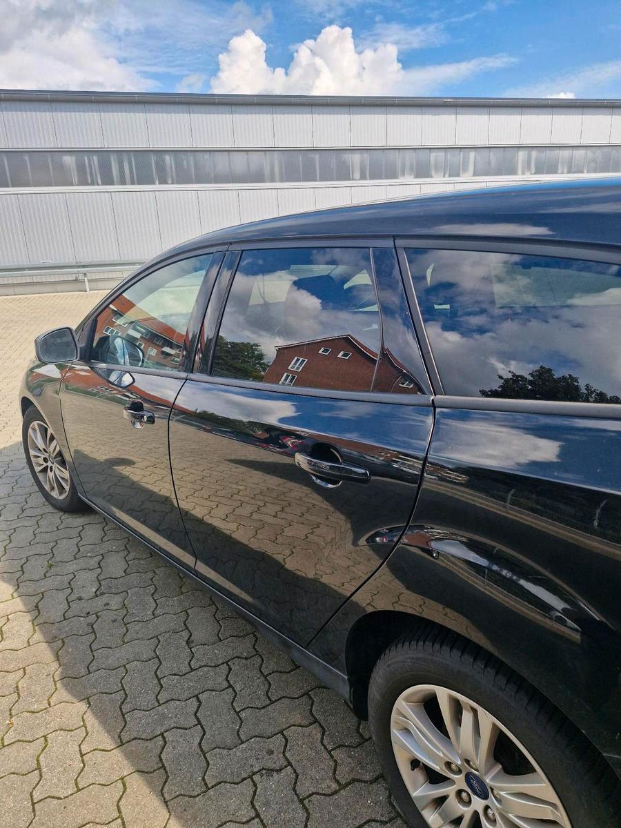Ford Focus 2014 — photo 11