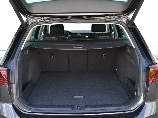 Passat Variant 2.0 TDI DSG Elegance AHK/MATRIX/N