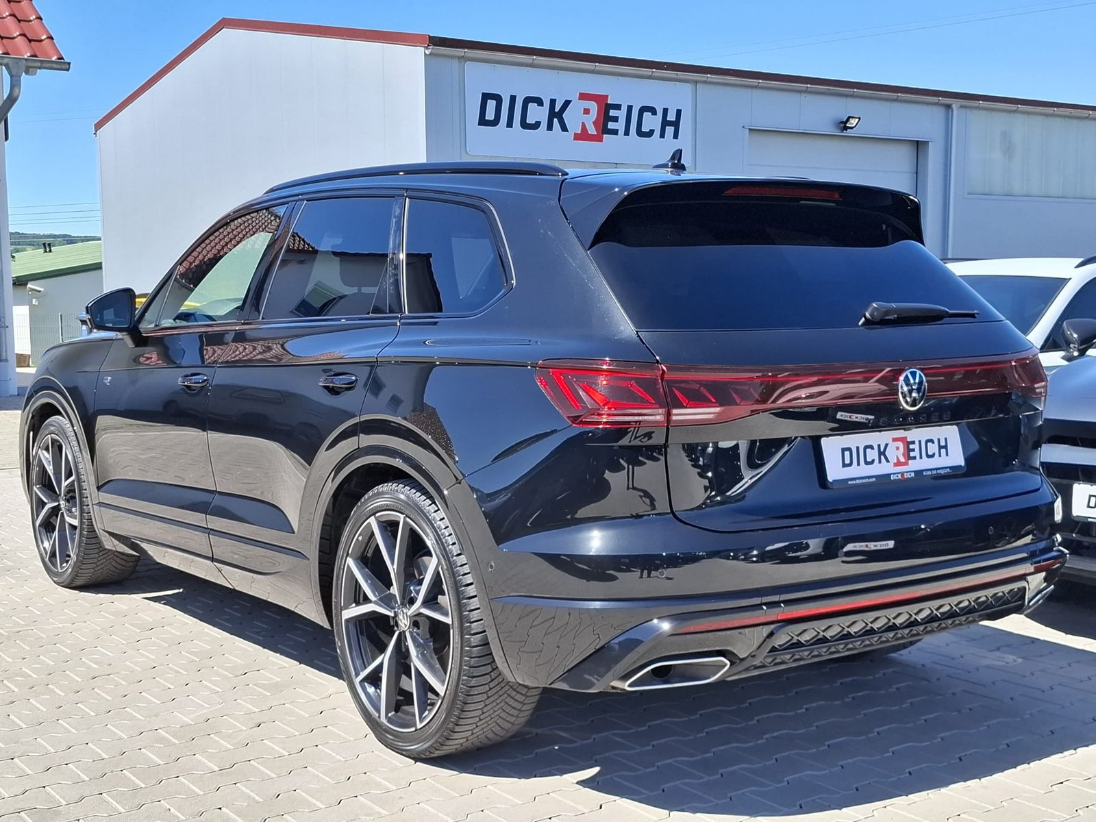 Fahrzeugabbildung Volkswagen Touareg 3.0TDI 4M R-Line VOLL Black 22" UPE 114T