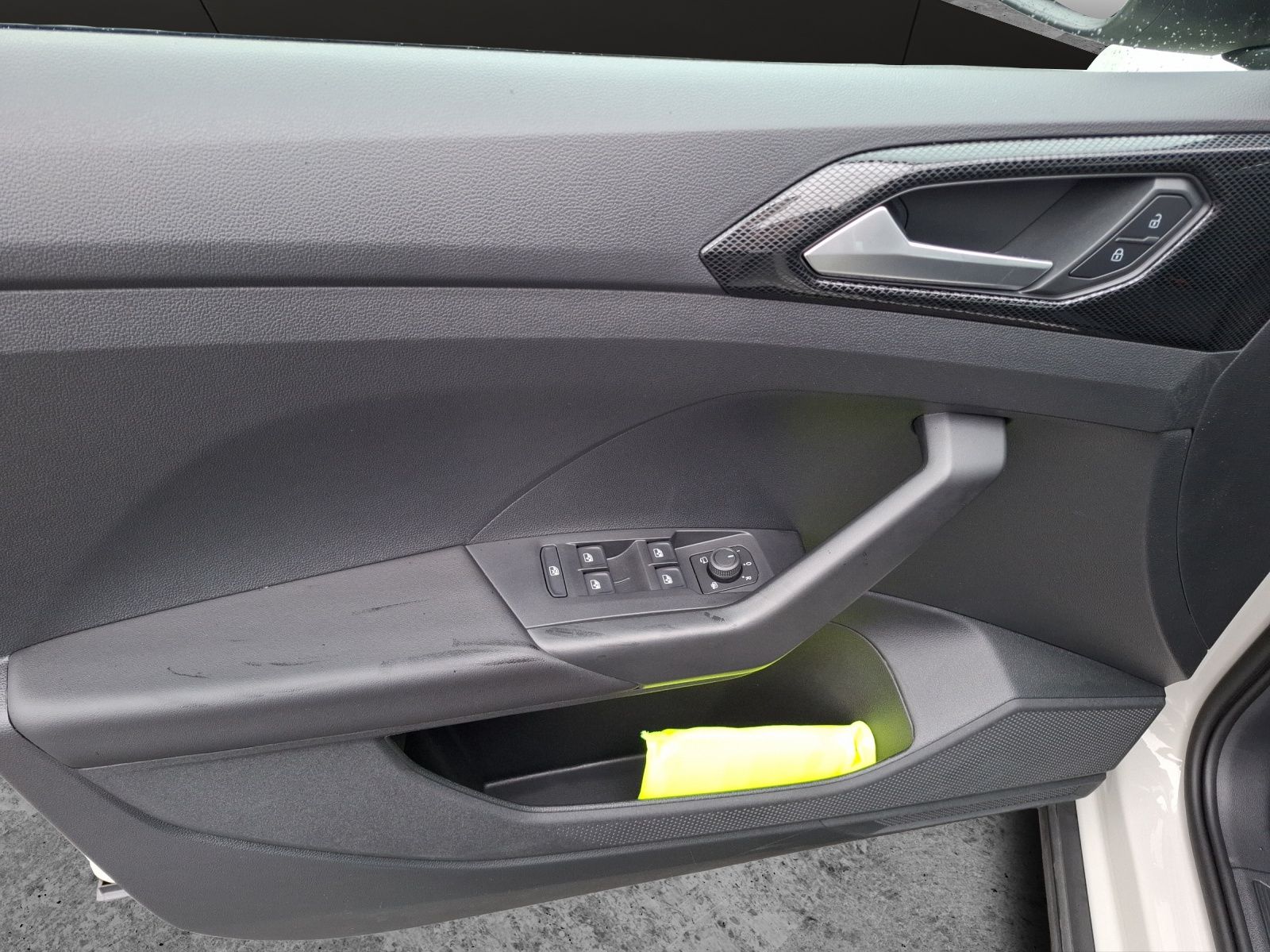 Fahrzeugabbildung Volkswagen T-Cross TSI Life DSG LED CarPlay AID ACC RFK SH