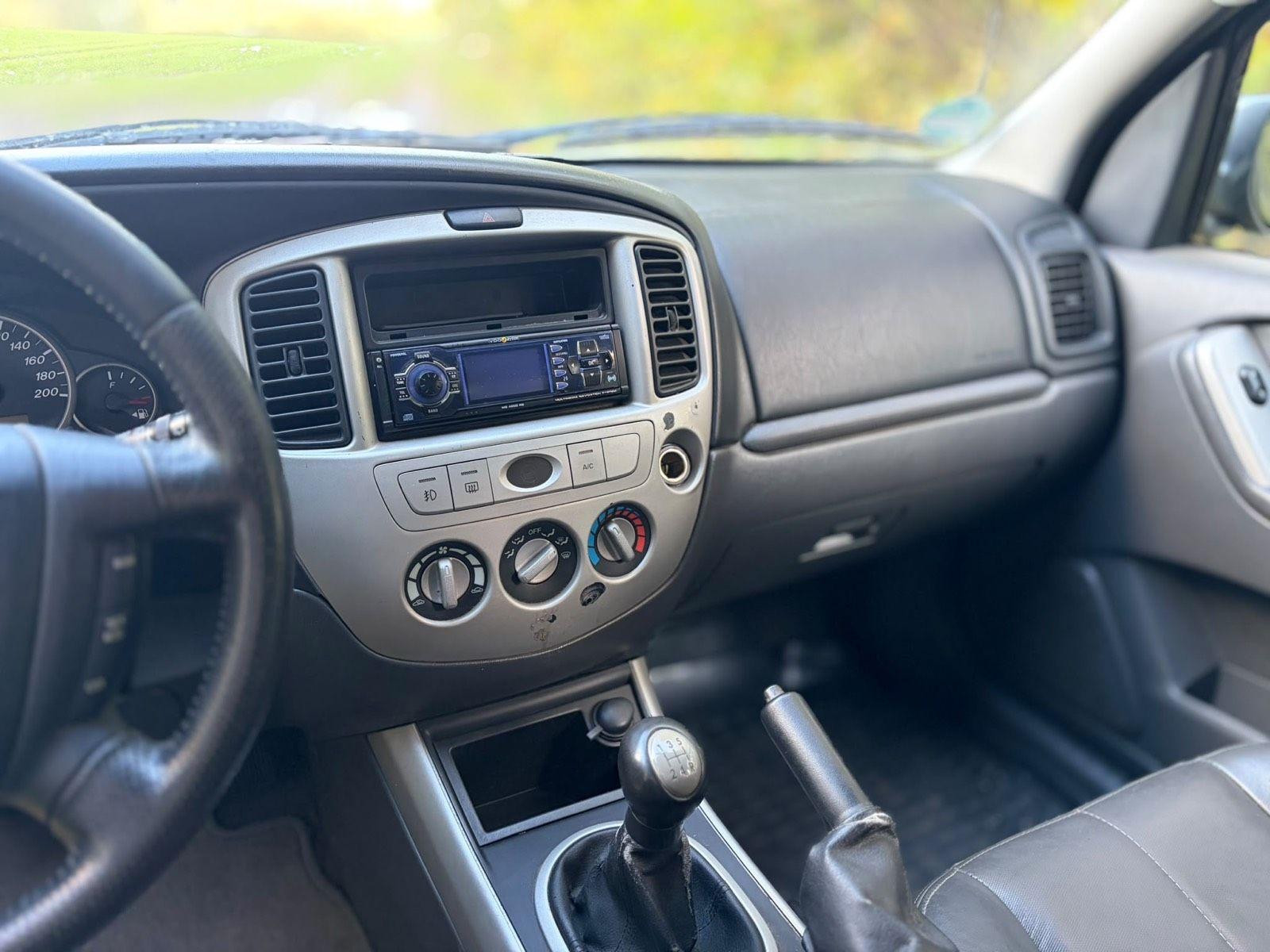Mazda Tribute 2006 — photo 12