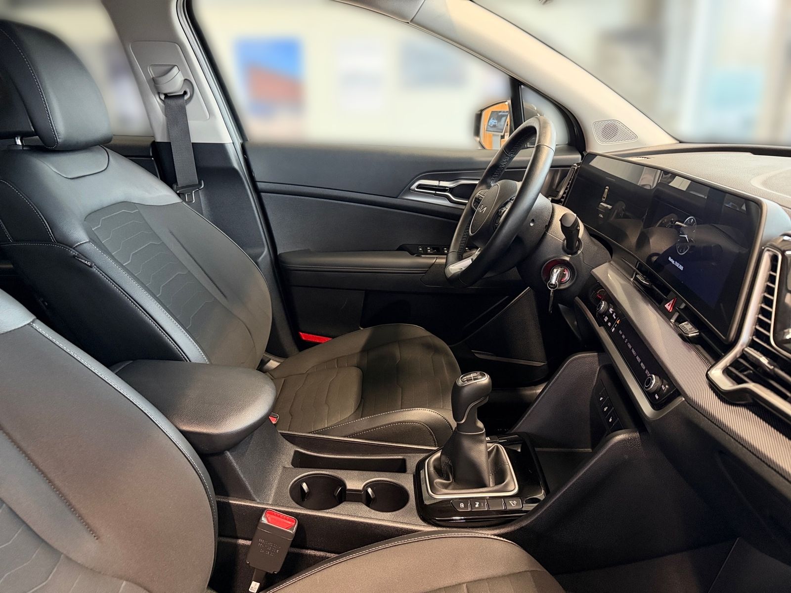 Fahrzeugabbildung Kia SPORTAGE 1.6T 2WD VISION KOM