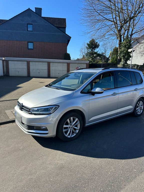 Image of Volkswagen Touran