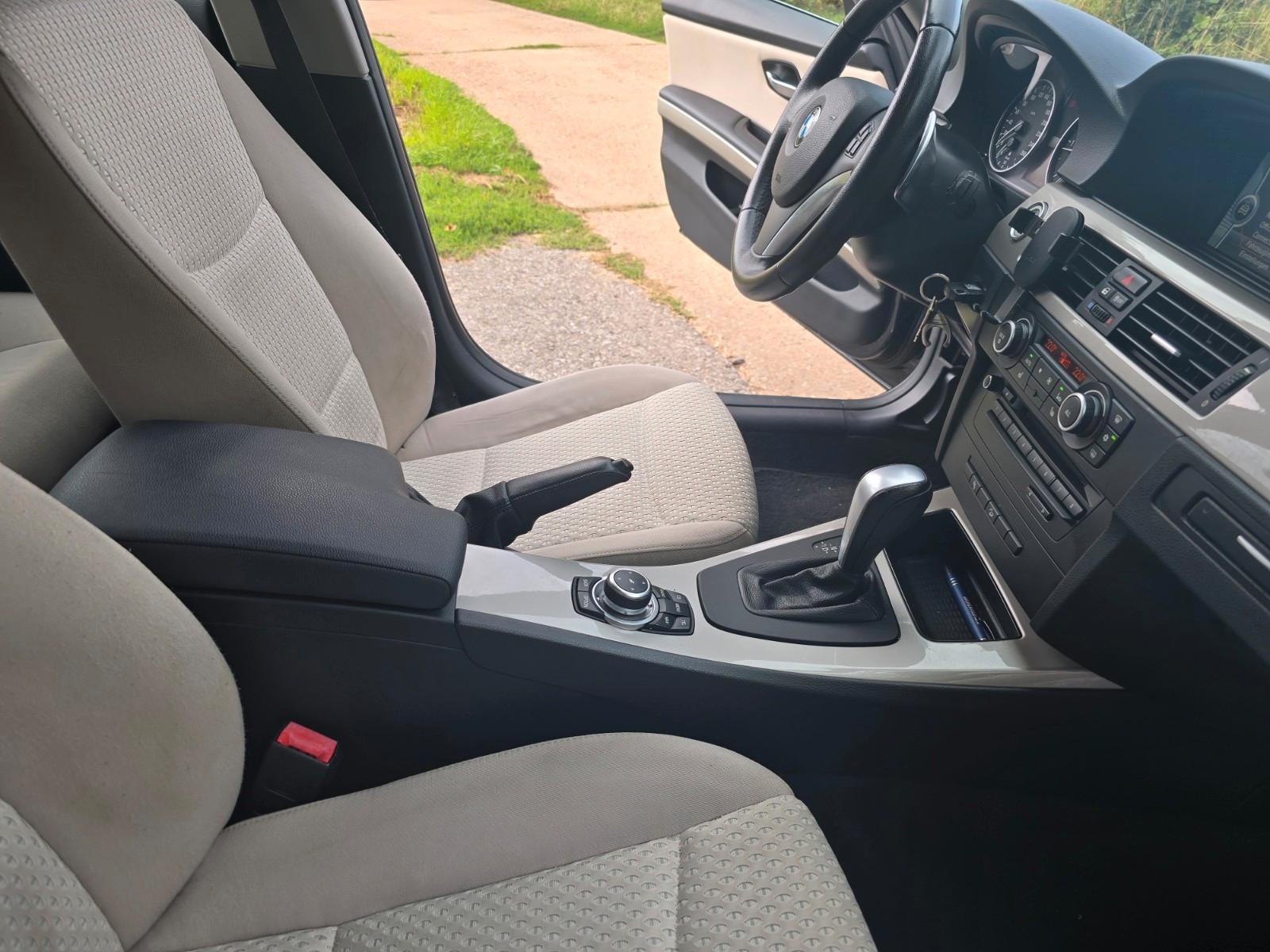 BMW 320 2012 — photo 12
