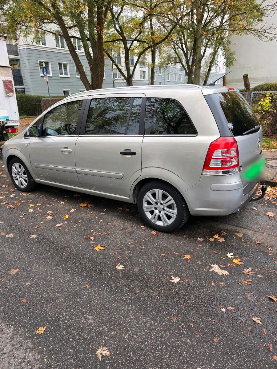 Opel Zafira 2010 — engine 150 HP (110kW)