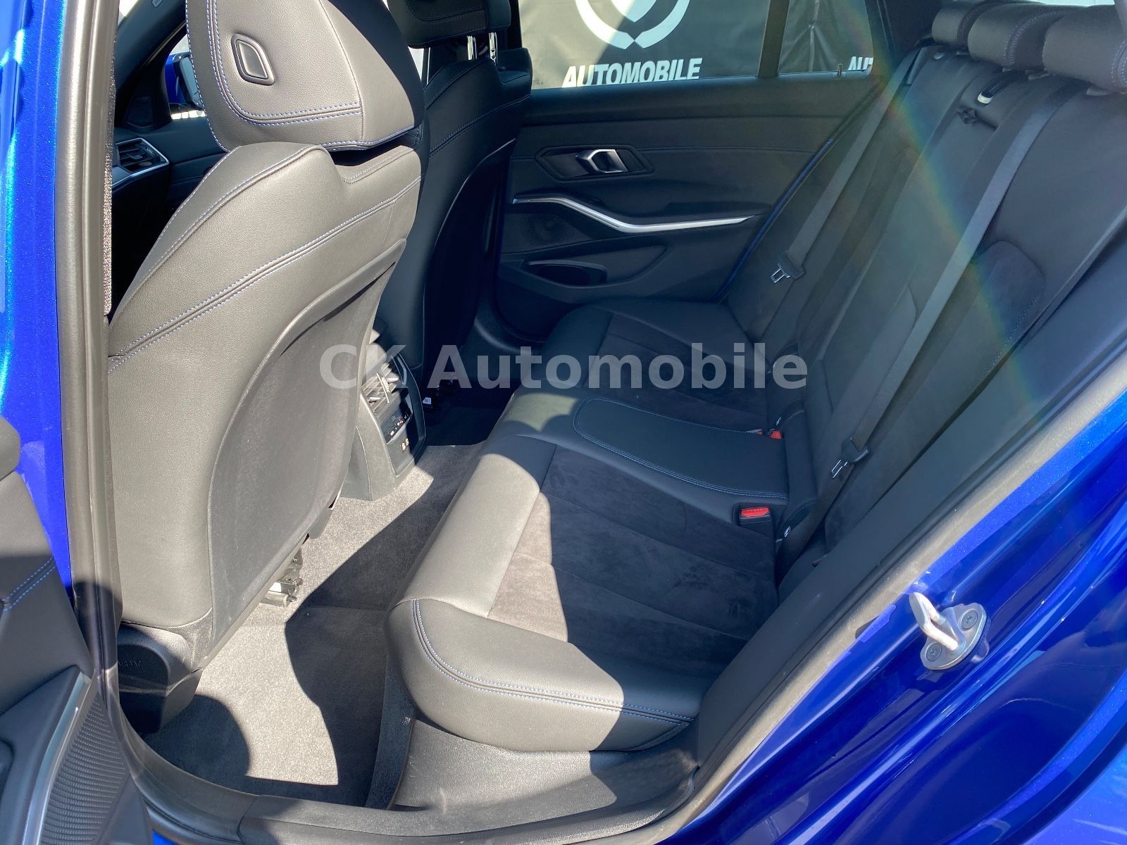 Fahrzeugabbildung BMW 320d xDrive Touring M-Sport/Navi/LED/ACC/360°Kam