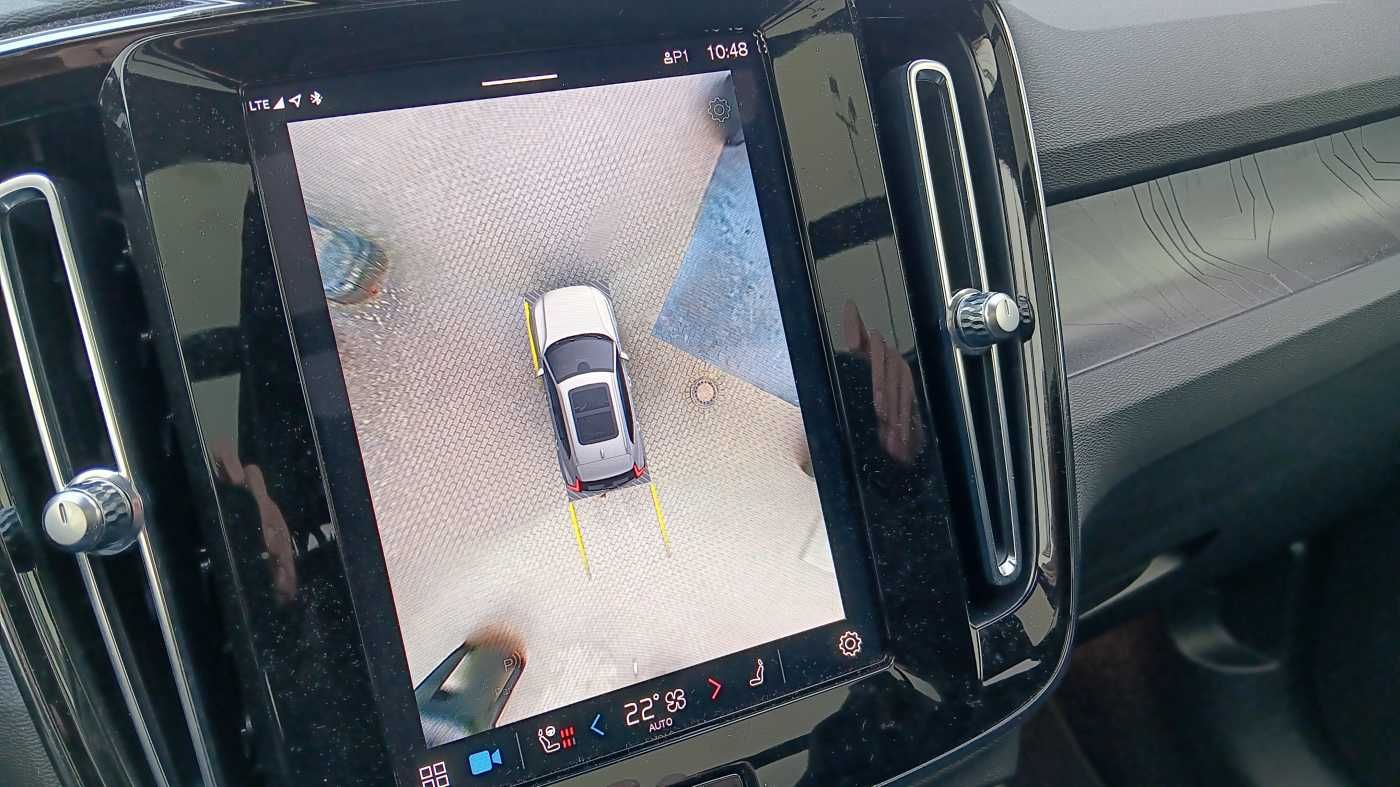 Fahrzeugabbildung Volvo XC40 Recharge Twin Ultimate AWD 'AHK, Schiebedac