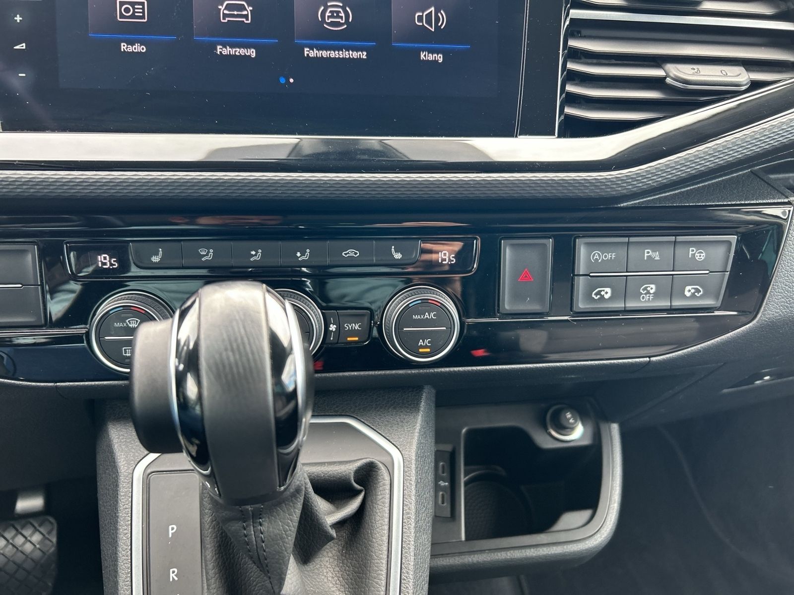 T6.1 Multivan Highline 2.0 TDI 4Motion, Navi, Zu