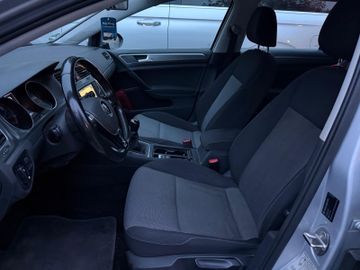 Volkswagen Golf - 8