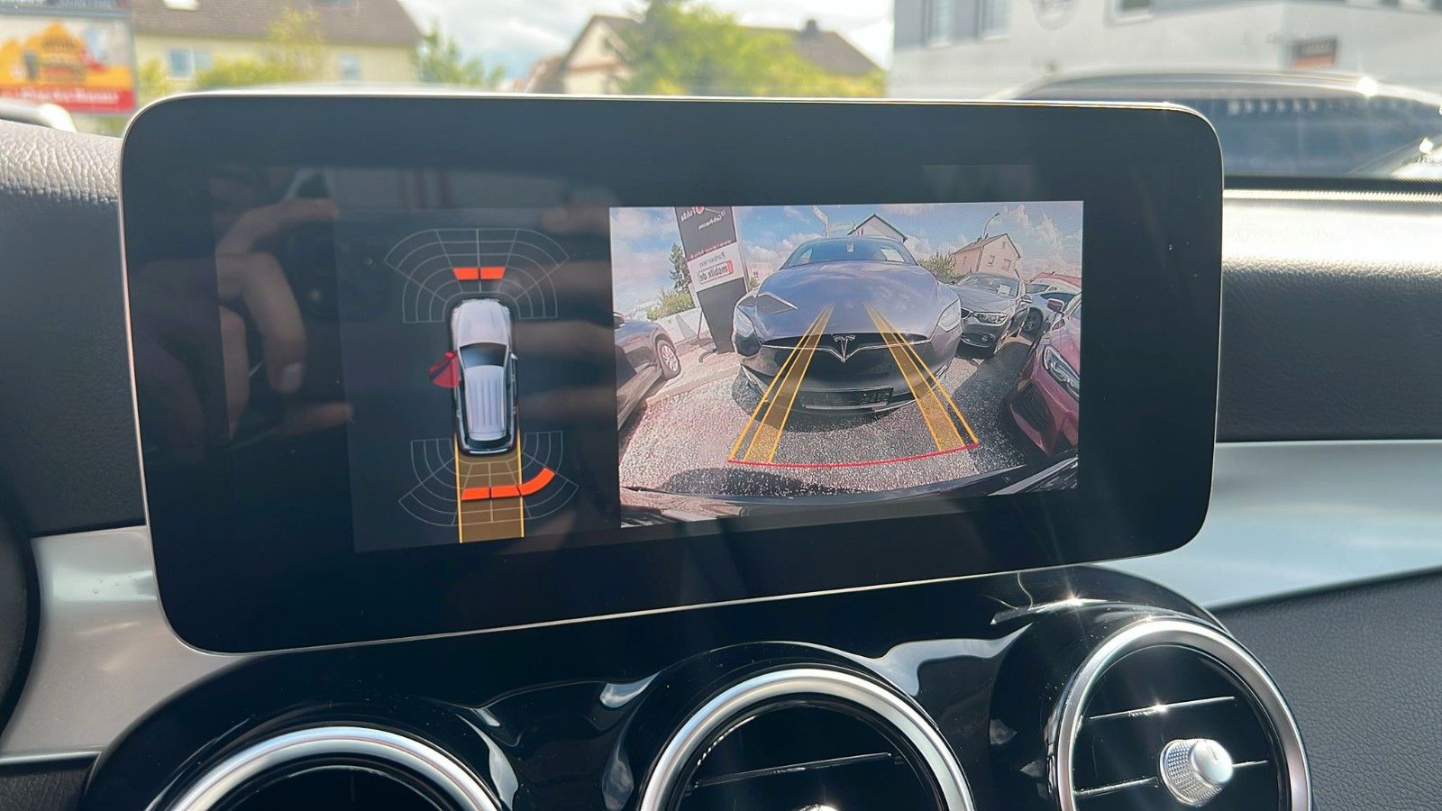 Fahrzeugabbildung Mercedes-Benz GLC 200 4M,Leder,Navi,LED,Kamera,AHK elek.,SR+WR