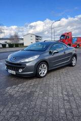 Peugeot 207 cc Cabrio / Wenig KM - Peugeot 207 W* mit Benzin-Antrieb
