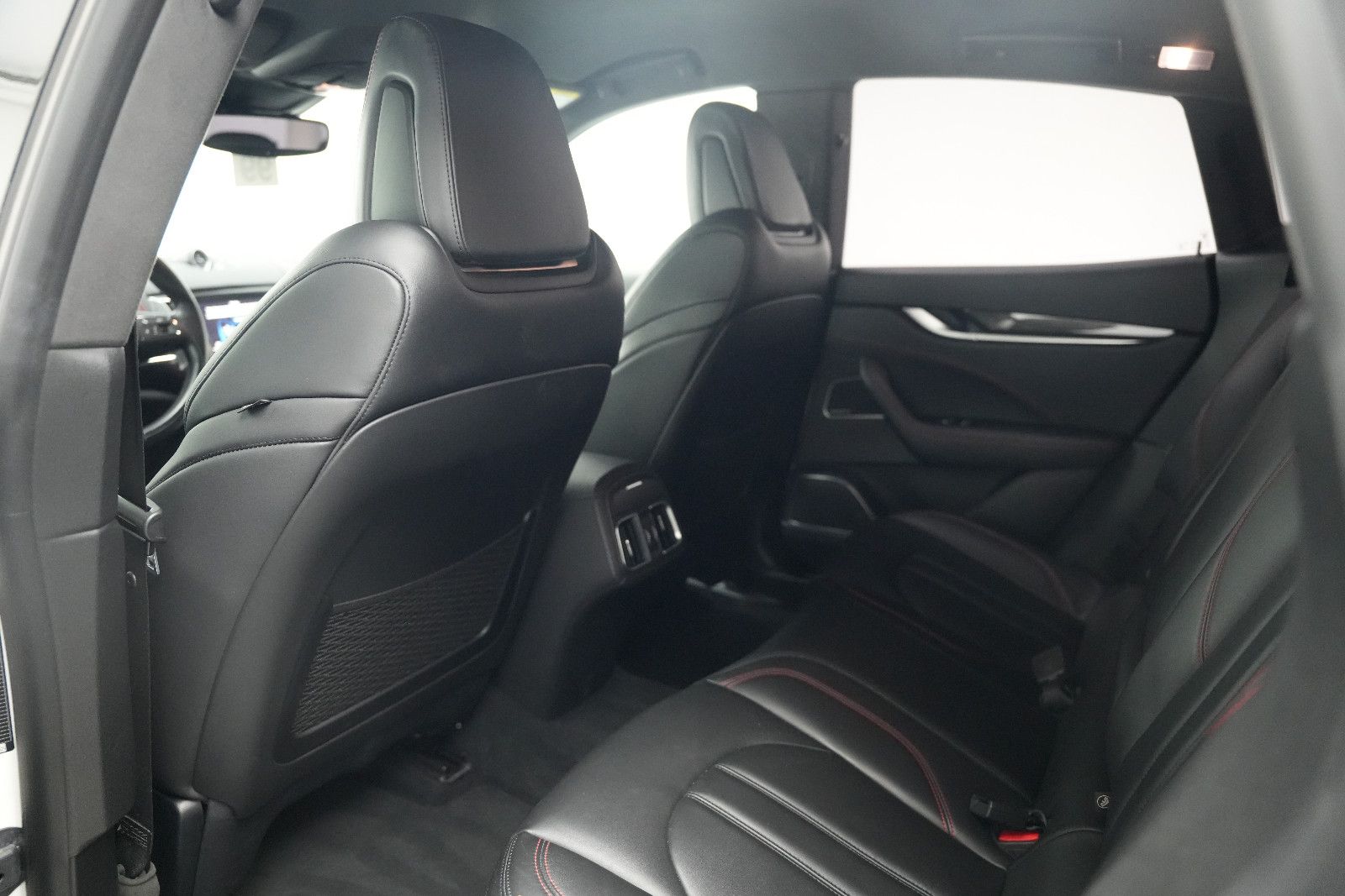 Fahrzeugabbildung Maserati Levante S/CARBON/HARMAN-KARDON/KAMERA/BRD