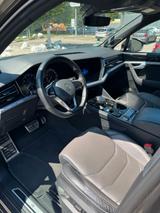Volkswagen Touareg R-Line 3.0 V6 TFSI 250kW 4M - VW Touareg Gebrauchtwagen in München