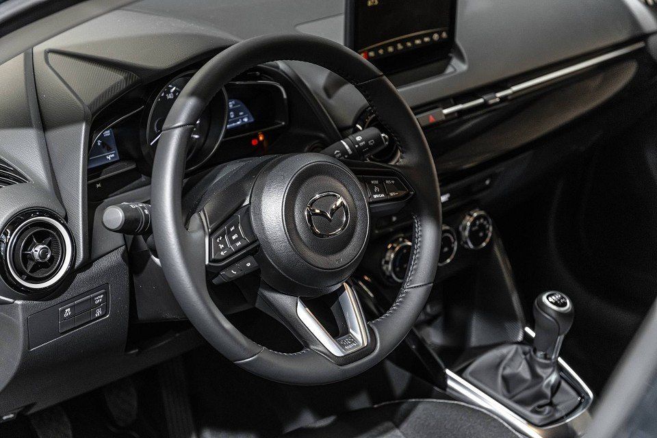 Fahrzeugabbildung Mazda 2 1.5i 90PS CENTER CONV