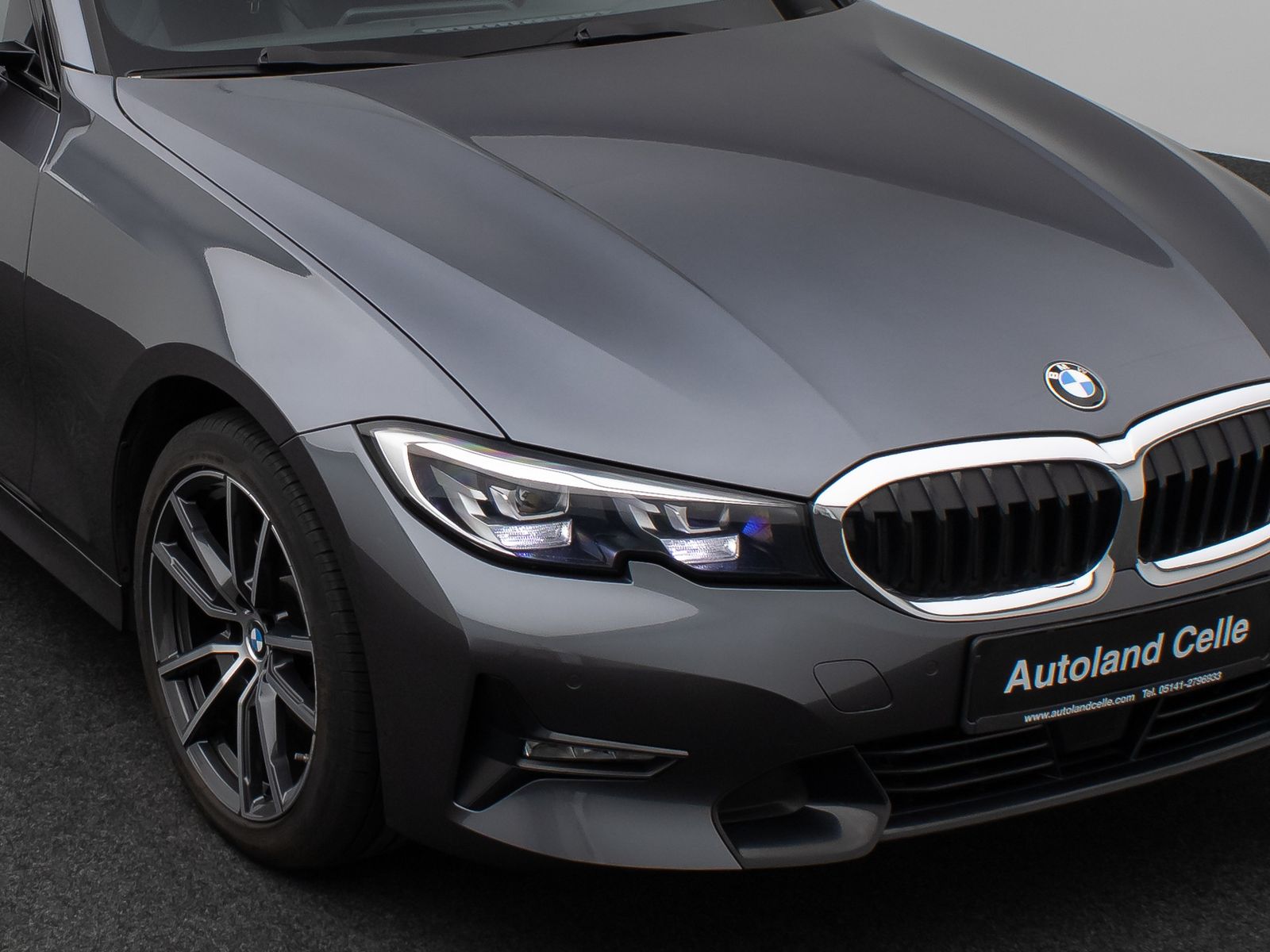 Fahrzeugabbildung BMW 320d xD  Sport Line Panorama DAB H/K Stop&Go AHK
