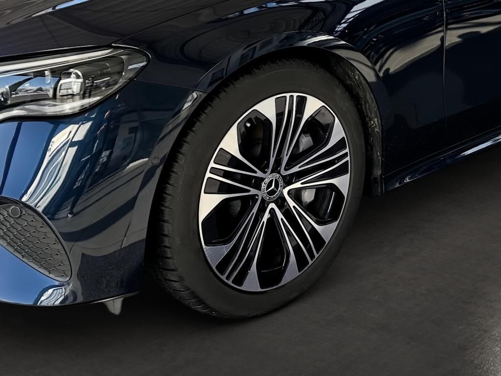 Fahrzeugabbildung Mercedes-Benz E 300 de 4MATIC T-Modell mit EQ Hybrid Technolog