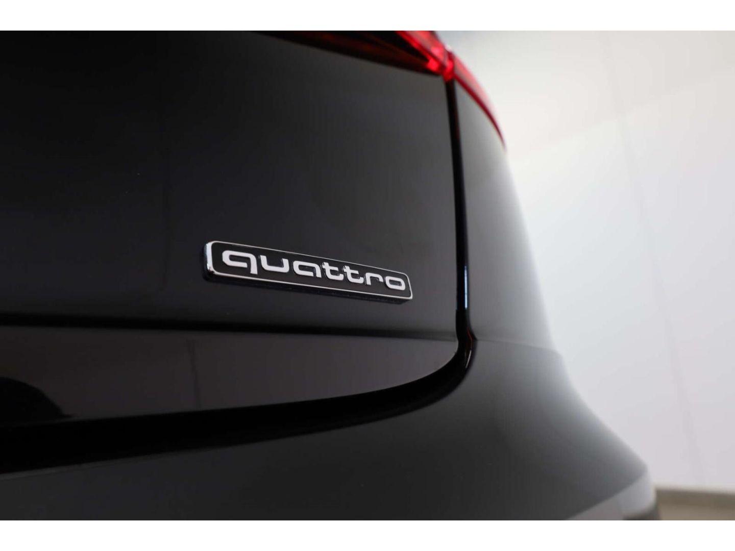 Audi Q8 55 TFSI quattro foto 23