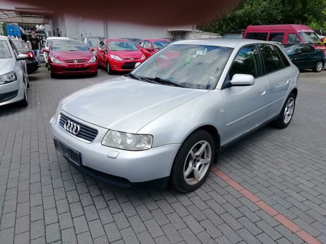 Audi A3 1.6 5- Türig,Klimatronic,Sitzheizung,TÜV Neu