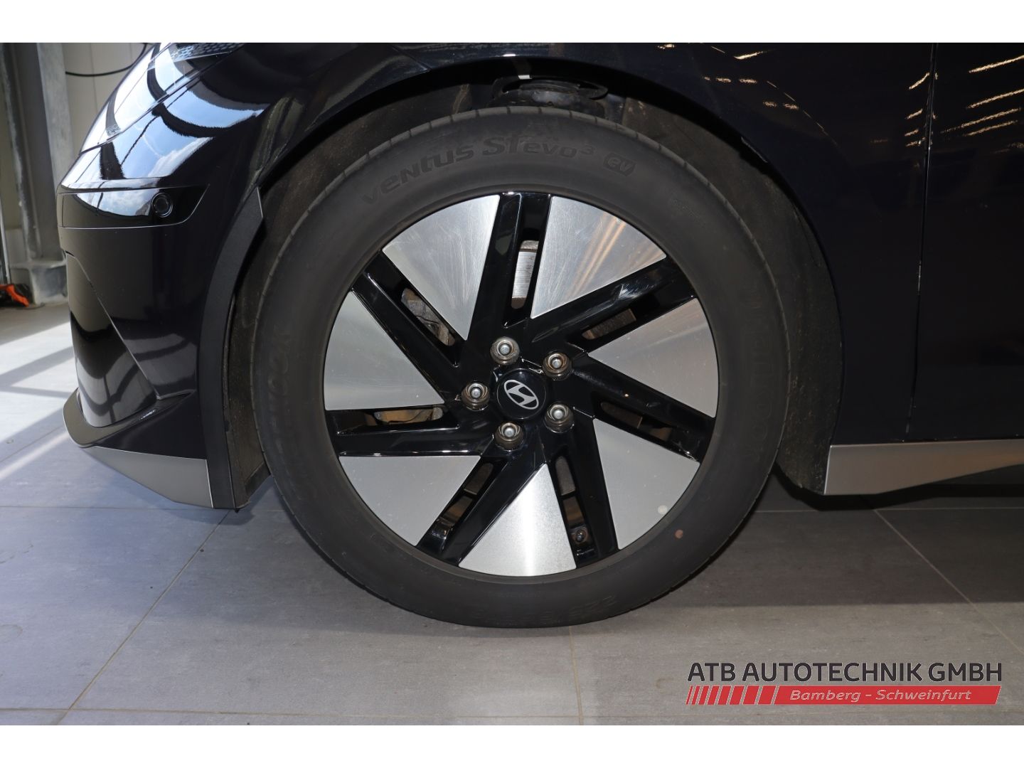 Fahrzeugabbildung Hyundai IONIQ 6 UNIQ 77,4 kWh 4WD 96,8% SOH HUD Navi