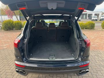 Porsche Cayenne - 5
