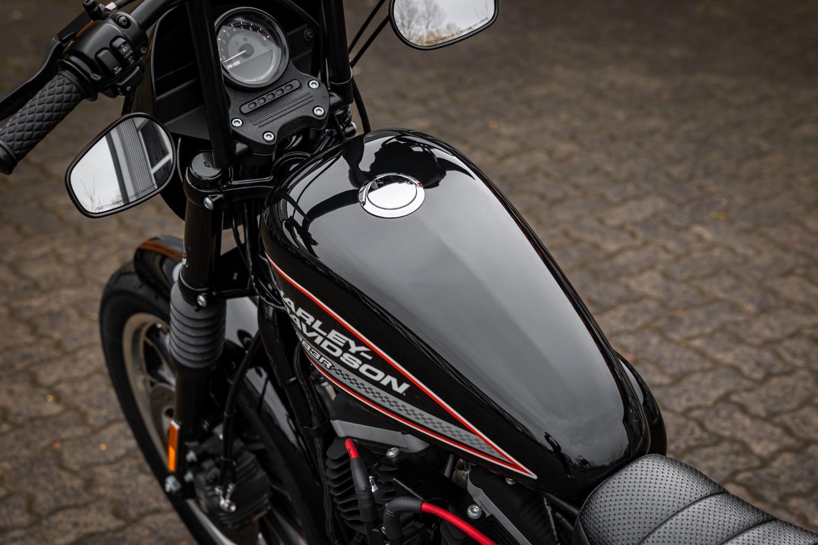 Fahrzeugabbildung Harley-Davidson Sportster XL883R Roadster - MILLER ABGASANLAGE -