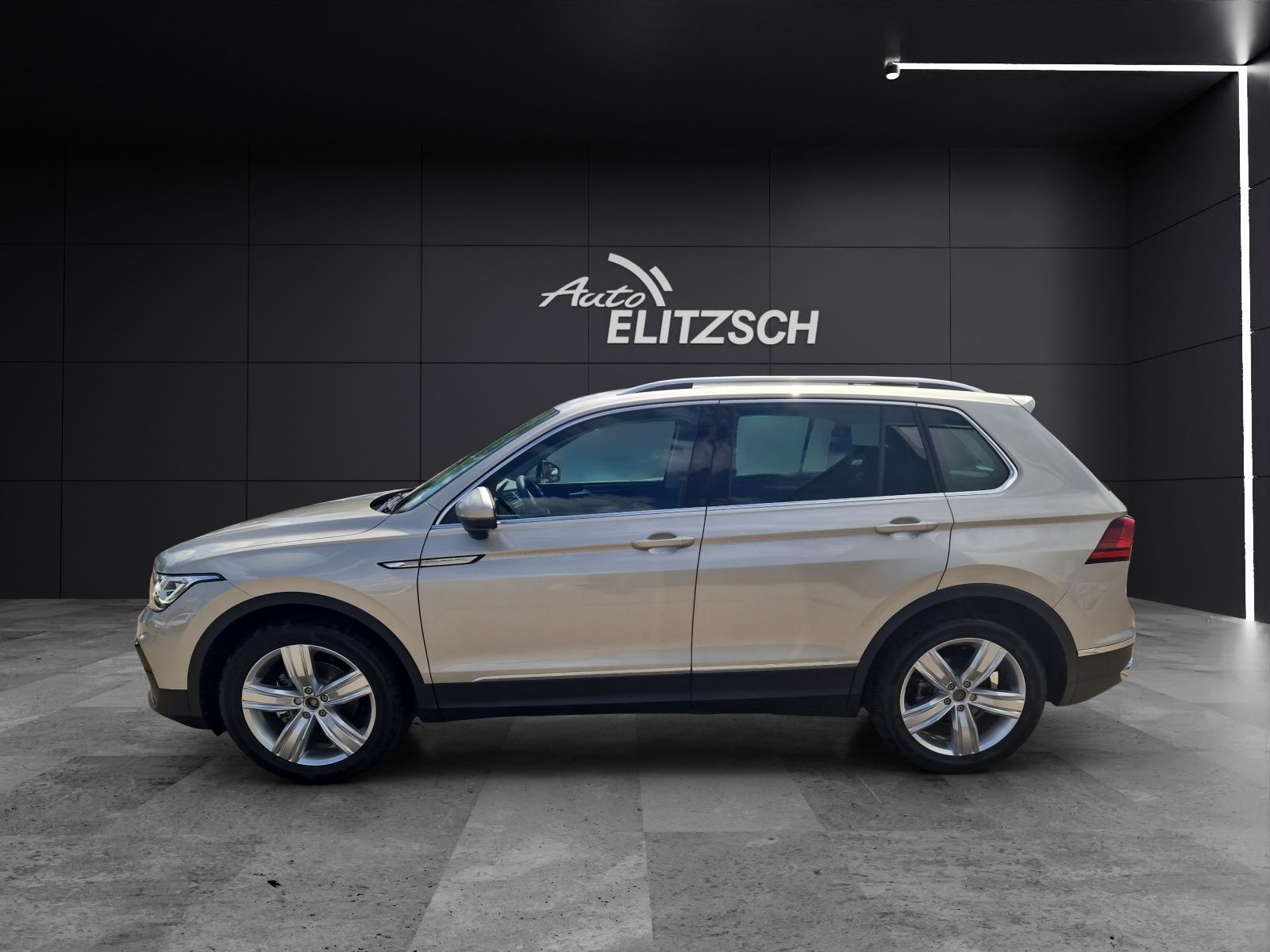 Fahrzeugabbildung Volkswagen Tiguan Elegance TSI DSG IQ.Light 19" ACC AHK SHZ