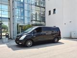 Hyundai H-1 Travel Premium Leder Navi AHK - Hyundai H-1 aus 2012