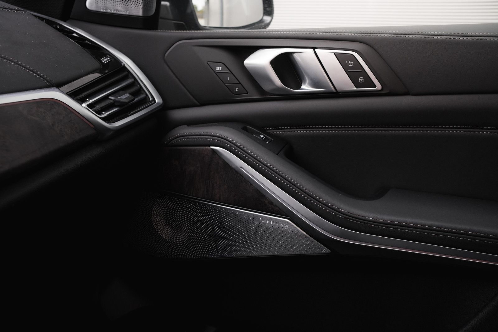 Fahrzeugabbildung BMW X5 M50i-Laser-Komfort-Sitze.Sitzbelüftung