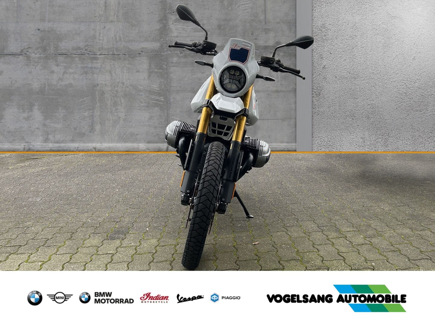 Fahrzeugabbildung BMW R 12 G/S, pulverbeschichtete Fußrasten und Ausuf