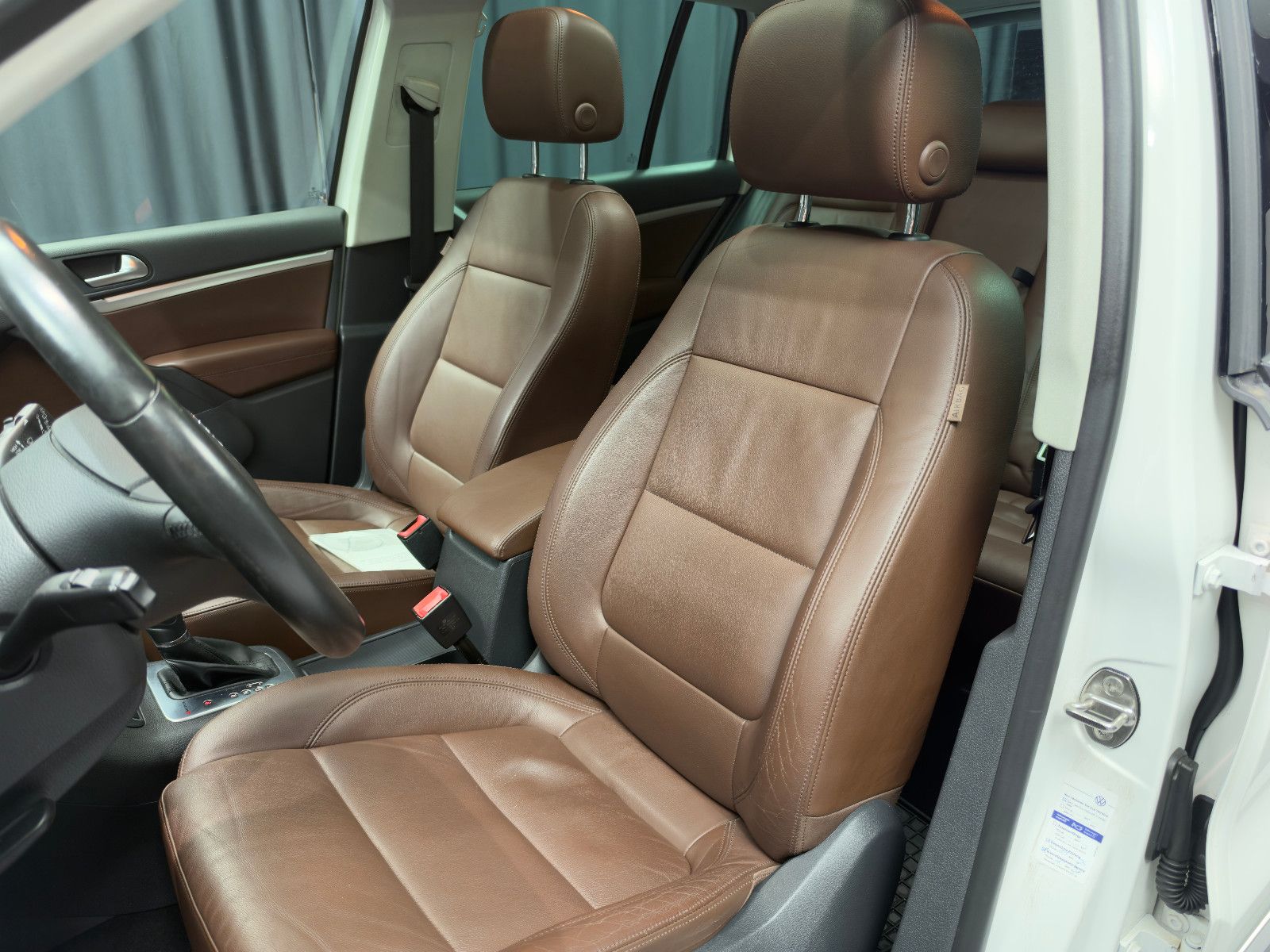 Fahrzeugabbildung Volkswagen Tiguan 2.0 TSI 4MOTION Track&Style |PANO|LEDER