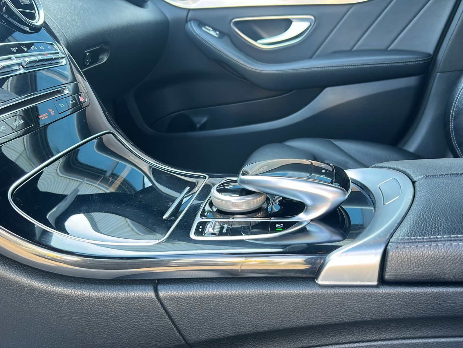Fahrzeugabbildung Mercedes-Benz C250 T BlueTec / d 4Matic AMG-Line
