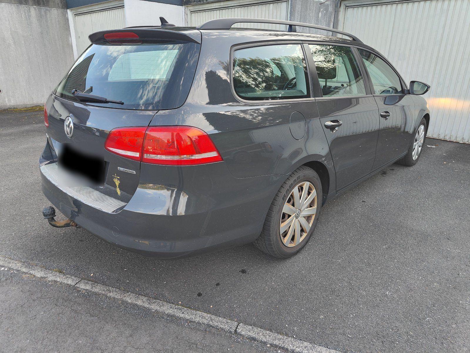 Volkswagen Passat 2011 — engine 105 HP (77kW)