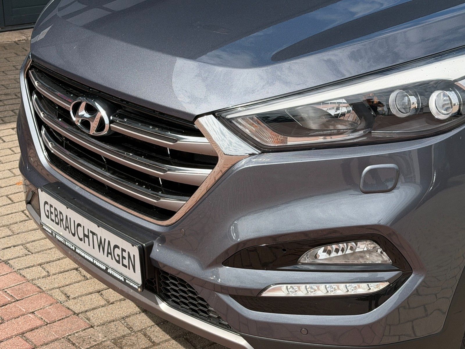 Fahrzeugabbildung Hyundai TUCSON 1.7 CRDi Premium *Totwinkl*8fach*AHK*LED*
