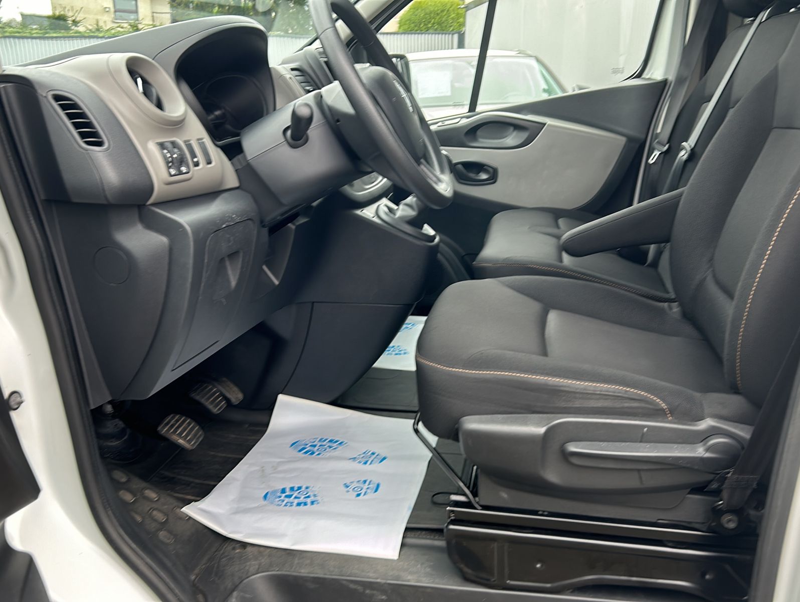 Fahrzeugabbildung Renault Trafic L2H1 2,9t Komfort