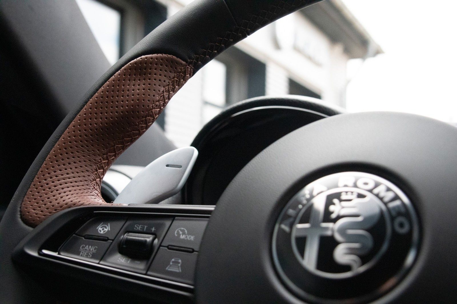 Fahrzeugabbildung Alfa Romeo Tonale MY25 1.5 VGT Hybrid 118kW DCT INTENSA