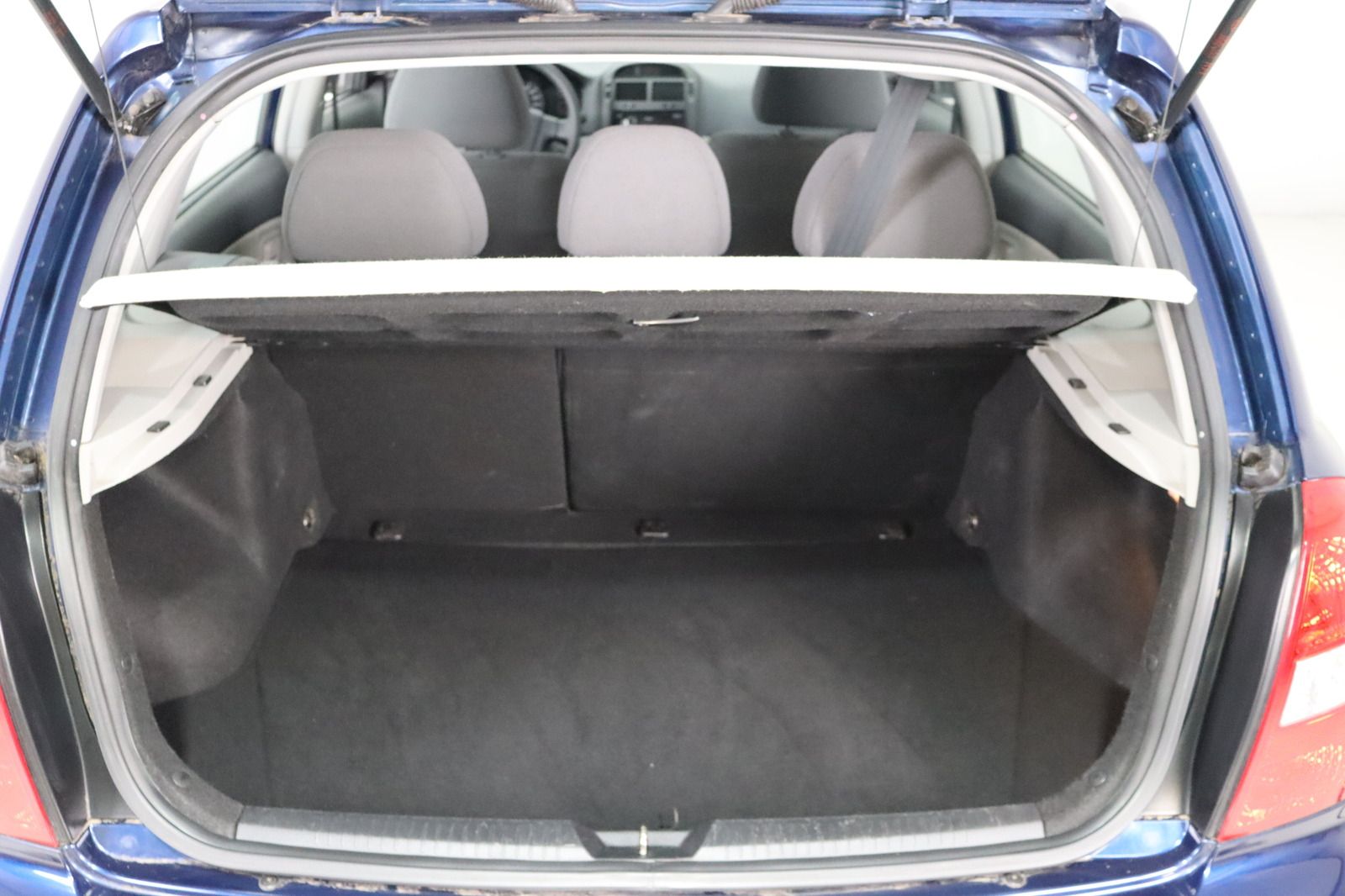 Fahrzeugabbildung Kia Cerato 1.6 LX HU/AU 08.2027 * Klima