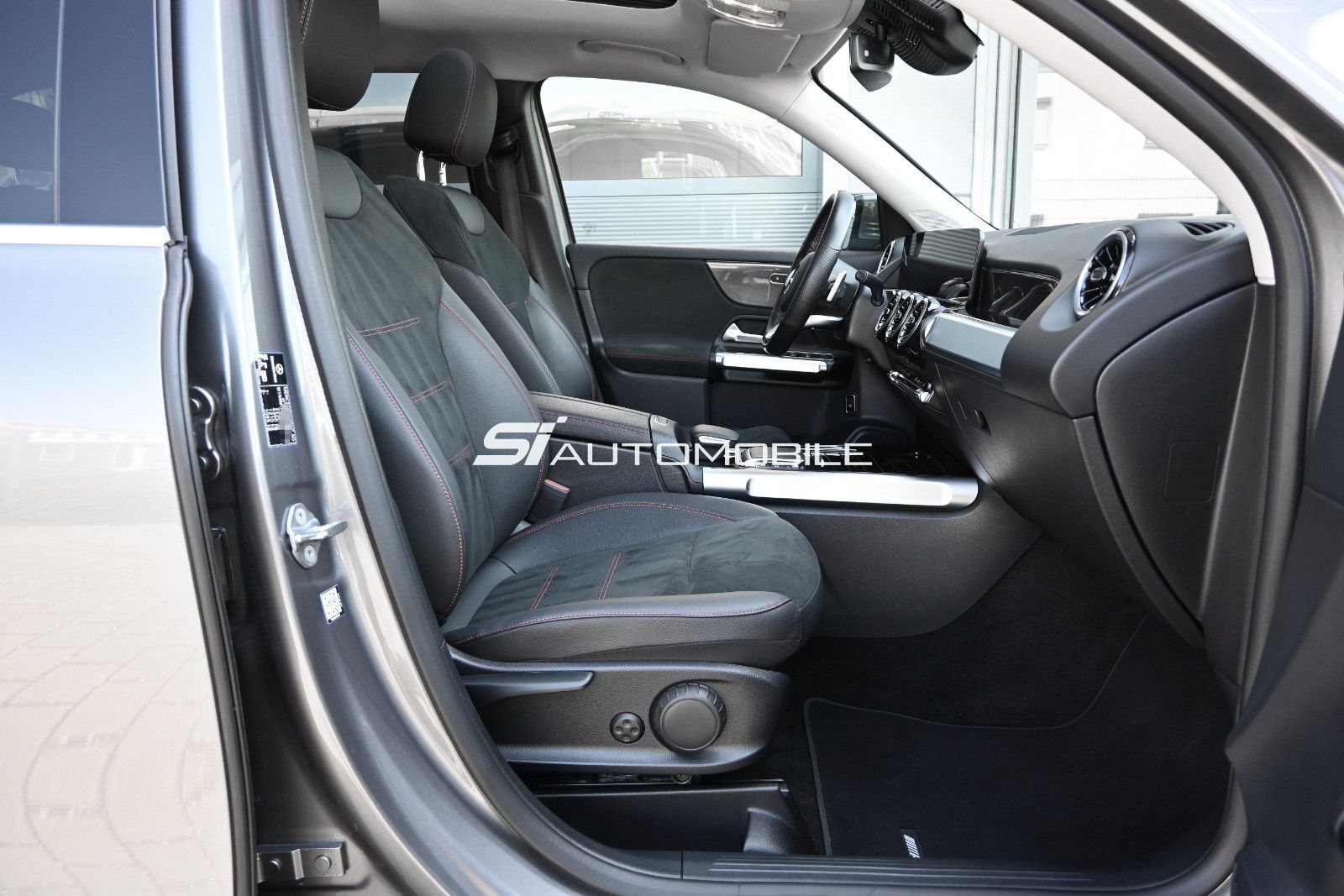 Fahrzeugabbildung Mercedes-Benz GLB 220 d 4M AMG °UVP 68.730€°ACC°AHK°PANO°STHZG