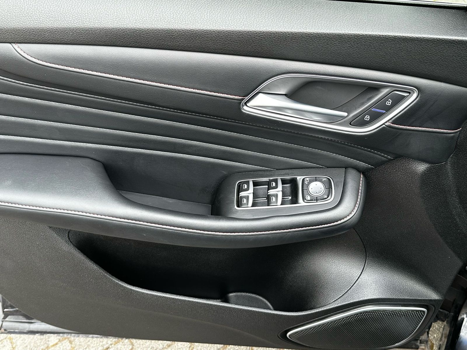 Fahrzeugabbildung MG EHS Luxury PANO+LEDER+NAVI+SHZ+KAMERA+ACC+360°+
