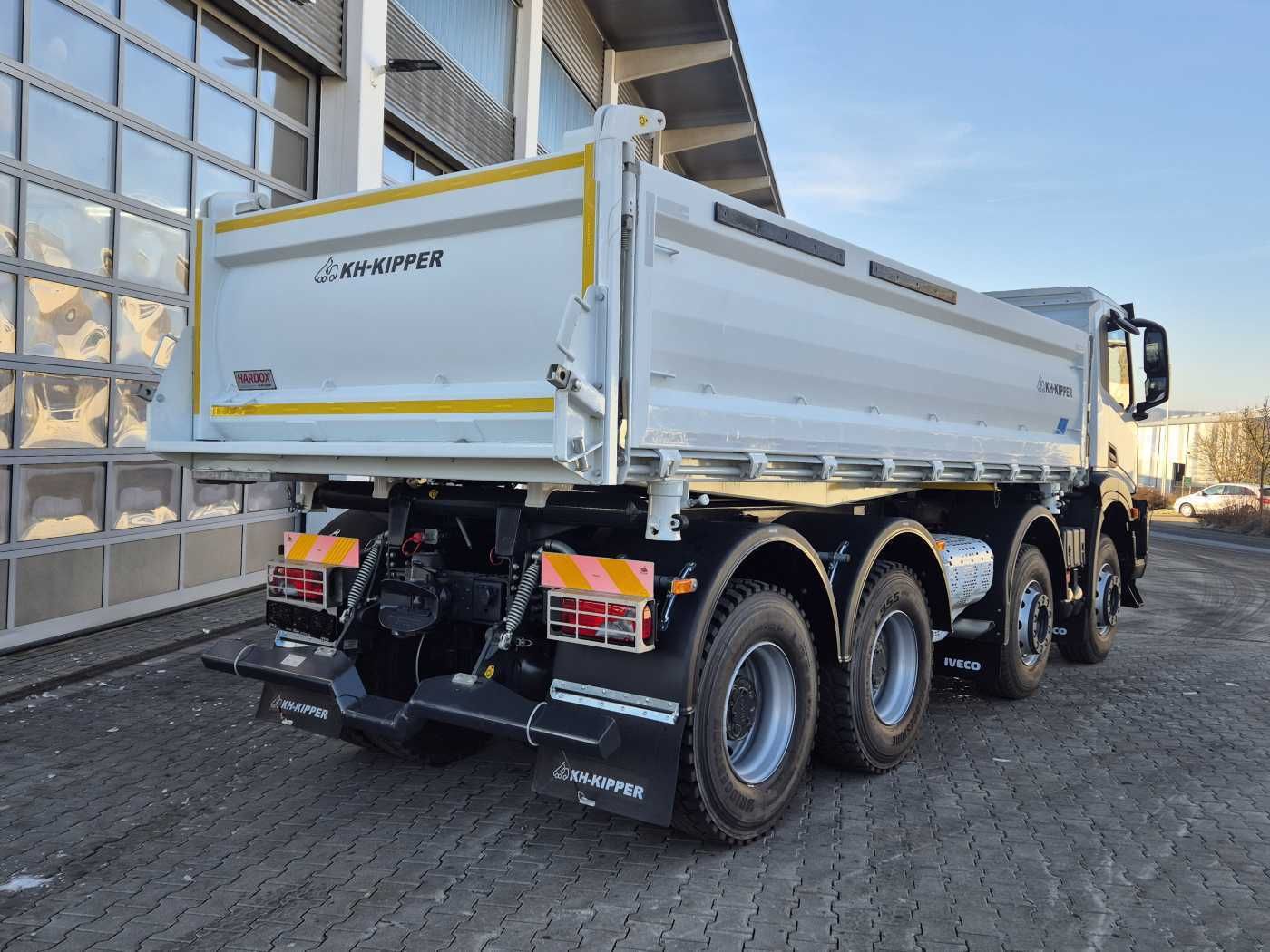 Fahrzeugabbildung Iveco AD360X46Z HR OFF 8x4 Bordmatic Hardox AHK