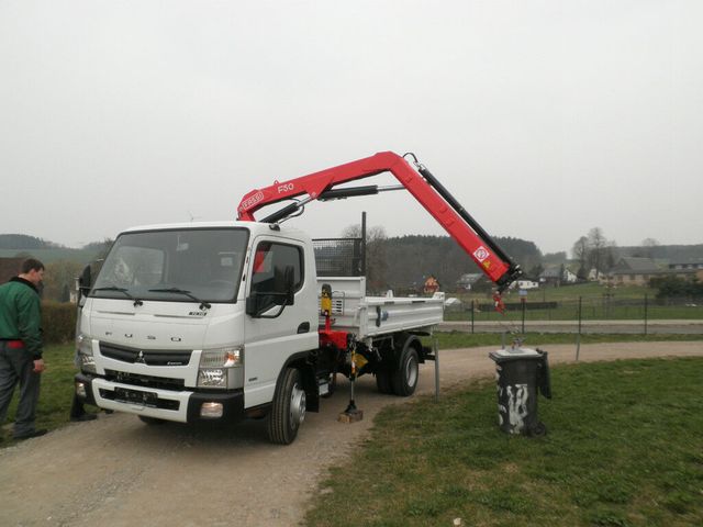 Mitsubishi Fuso Canter 7C15 Kipper/Ladekran mit Sonderzins