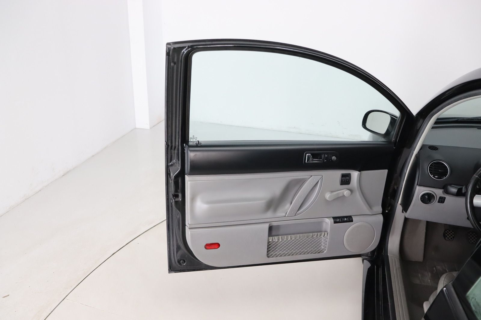 Fahrzeugabbildung Volkswagen New Beetle 2.0 * Sitzhzg. * Klima * HU/AU 07.27