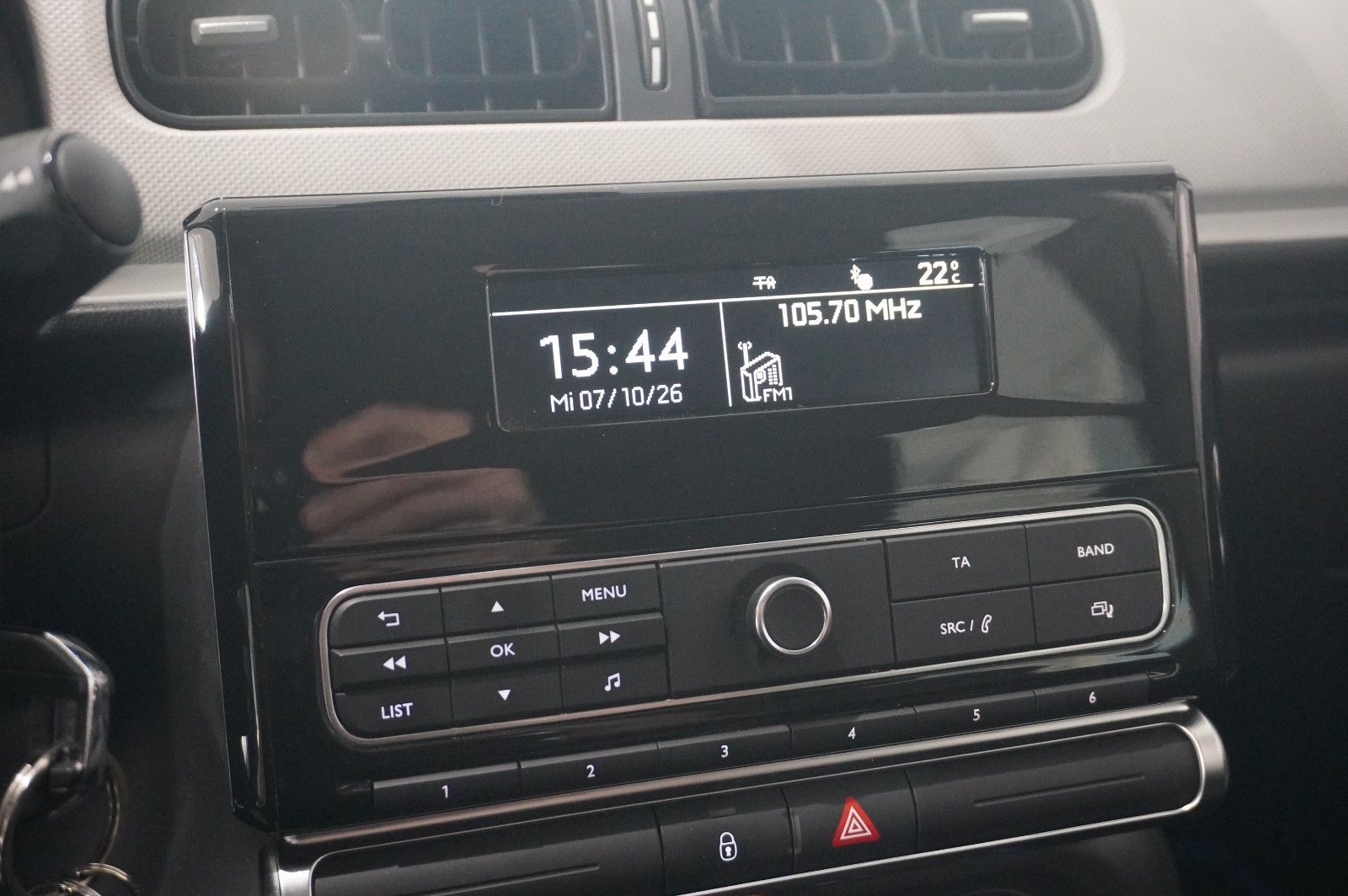 Fahrzeugabbildung Citroën C3 LIM. 1.2 LIVE KLIMA/TEMP./NEBEL/SPORT/USB